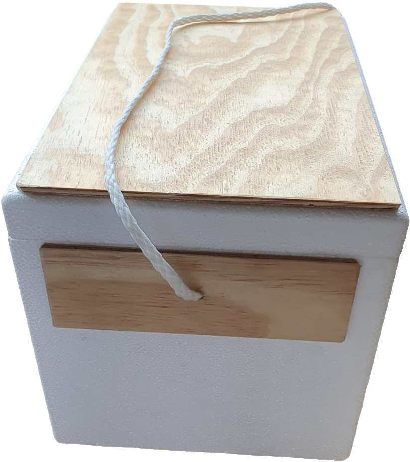 11l cooler box with bait board